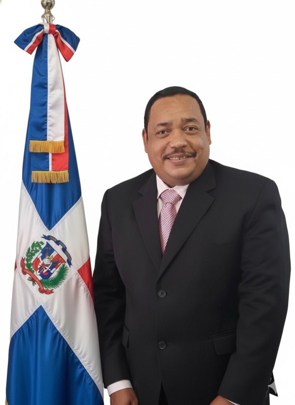 Lic. Rafael Leonnys Flores Ferreras