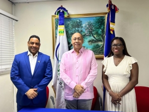 Hospital Docente SEMMA SD juramenta a la Dra. Adamirca Dotel V&oacute;lquez como nueva subdirectora m&eacute;dica